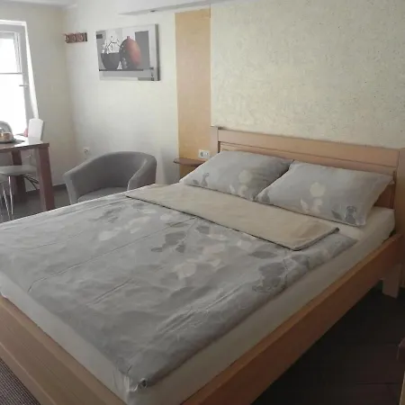 Vesna Πανσιόν