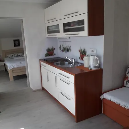 Πανσιόν Vesna