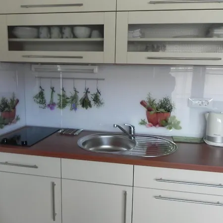 Vesna Πανσιόν 3*