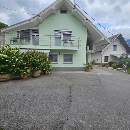 ヴェスナ ゲストハウス