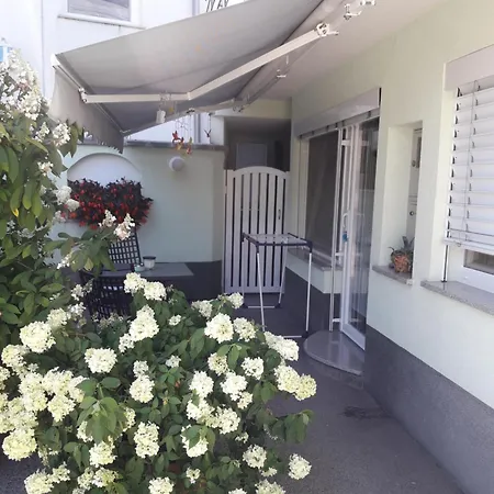 ヴェスナ ゲストハウス 3*