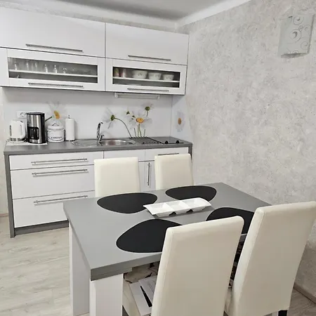 Πανσιόν Vesna