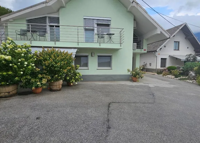 Vesna Hiša za goste